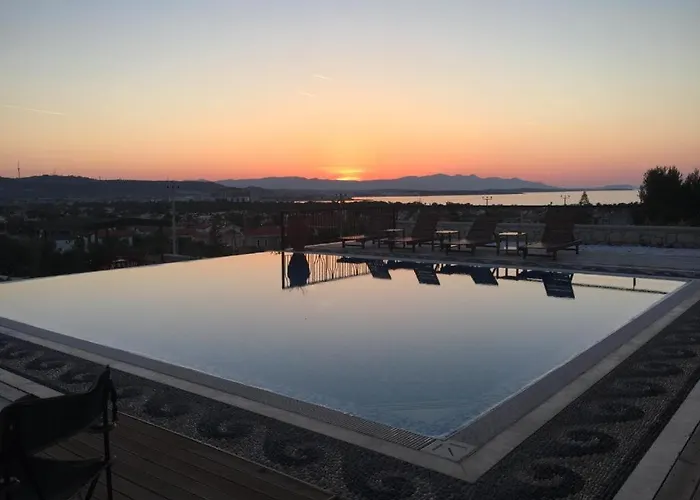 Villarenk Hotel